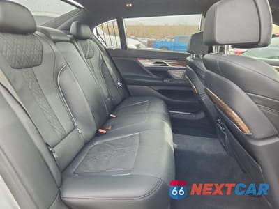 Zdjęcie 10 z 14 samochodu: 2018 BMW 750 XI VIN:WBA7F2C57JB238477 - miniatura
