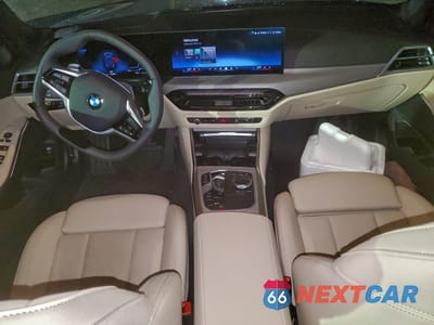 Zdjęcie 8 z 12 samochodu: 2025 BMW 330I VIN:3MW69CW05S8F70607 - miniatura