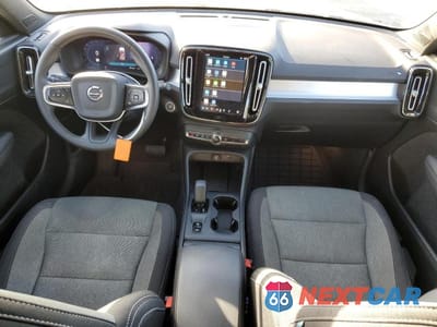 Zdjęcie 8 z 12 samochodu: 2025 VOLVO XC40 CORE VIN:YV4L12UJXS2542901 - miniatura