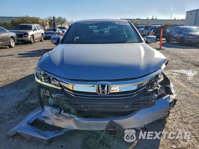 Piąte zdjęcie samochodu w środku: 2017 HONDA ACCORD SPORT SPECIAL EDITION VIN:1HGCR2F13HA130263 - miniatura