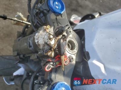Zdjęcie 8 z 9 samochodu: 2023 HONDA CBR600 RR VIN:JH2PC40J8PK900365 - miniatura