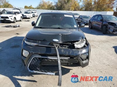 Piąte zdjęcie samochodu w środku: 2021 KIA SOUL LX VIN:KNDJ23AU9M7137338 - miniatura