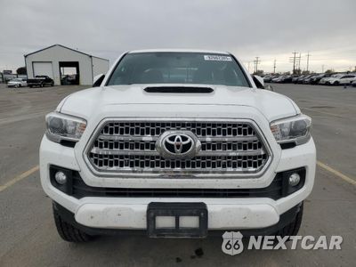 Piąte zdjęcie samochodu w środku: 2017 TOYOTA TACOMA DOUBLE CAB VIN:5TFCZ5AN5HX092834 - miniatura