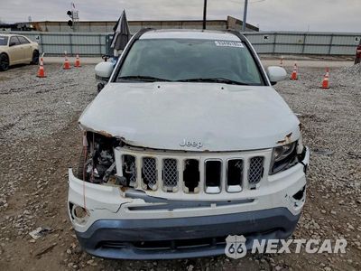Piąte zdjęcie samochodu w środku: 2017 JEEP COMPASS LATITUDE VIN:1C4NJDEB1HD109687 - miniatura