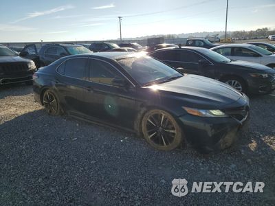 Czwarte zdjęcie samochodu z boku: 2018 TOYOTA CAMRY XSE VIN:4T1B61HK2JU576455 - miniatura