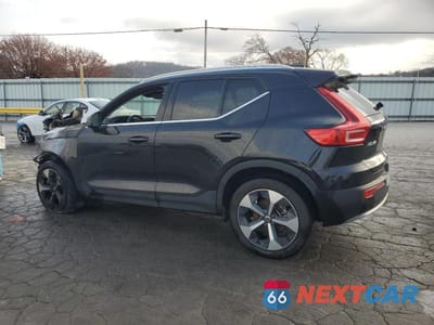 Drugie zdjęcie samochodu z przodu: 2023 VOLVO XC40 PLUS VIN:YV4L12UN1P2913003 - miniatura