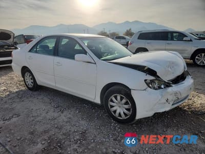 Czwarte zdjęcie samochodu z boku: 2005 TOYOTA CAMRY LE VIN:4T1BE32K95U620156 - miniatura