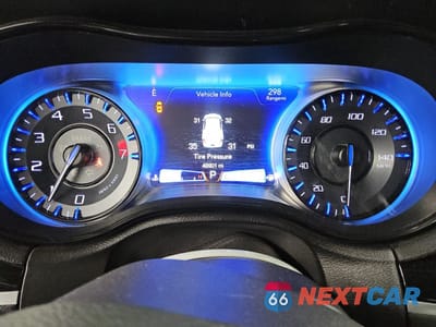 Zdjęcie 9 z 14 samochodu: 2023 CHRYSLER 300 S VIN:2C3CCABGXPH637038 - miniatura
