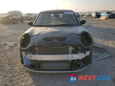 Piąte zdjęcie samochodu w środku: 2023 MINI COOPER S VIN:WMW53DK05P2S83265 - miniatura