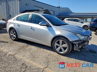 Czwarte zdjęcie samochodu z boku: 2013 CHEVROLET CRUZE LT VIN:1G1PE5SB8D7301505 - miniatura