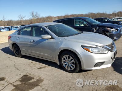 Czwarte zdjęcie samochodu z boku: 2017 NISSAN ALTIMA 2.5 VIN:1N4AL3AP5HC250326 - miniatura