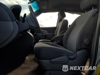 Zdjęcie 7 z 12 samochodu: 2006 TOYOTA SIENNA CE VIN:5TDZA23C86S468084 - miniatura