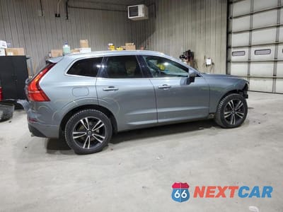 Trzecie zdjęcie samochodu z tyłu: 2018 VOLVO XC60 T6 MOMENTUM VIN:YV4A22RK3J1094253 - miniatura