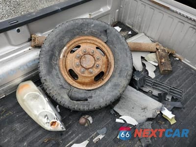 Zdjęcie 13 z 14 samochodu: 2005 CHEVROLET SILVERADO K3500 VIN:1GCJK33245F957748 - miniatura