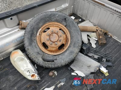 Zdjęcie 13 z 14 samochodu: 2005 CHEVROLET SILVERADO K3500 VIN:1GCJK33245F957748 - miniatura