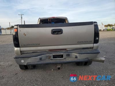Zdjęcie 6 z 12 samochodu: 2003 CHEVROLET SILVERADO K3500 VIN:1GCJK39113E252715 - miniatura