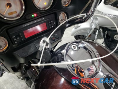 Zdjęcie 8 z 9 samochodu: 2011 HARLEY-DAVIDSON FLHX VIN:1HD1KBM16BB654049 - miniatura