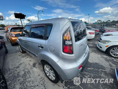Trzecie zdjęcie samochodu z tyłu: 2011 KIA SOUL VIN:KNDJT2A10B7722111 - miniatura