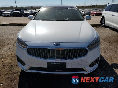 Piąte zdjęcie samochodu w środku: 2017 KIA CADENZA PREMIUM VIN:KNALC4J18H5070716 - miniatura