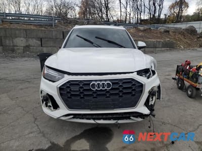 Piąte zdjęcie samochodu w środku: 2023 AUDI Q5 PREMIUM 45 VIN:WA1GAAFY2P2155088 - miniatura