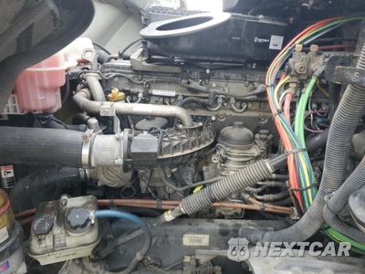 Zdjęcie 7 z 10 samochodu: 2018 FREIGHTLINER CASCADIA 126 SEMI TRUCK VIN:3AKJHHDR4JSJX8060 - miniatura