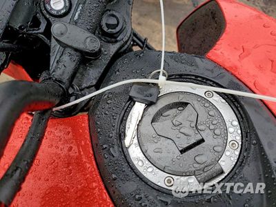Zdjęcie 8 z 9 samochodu: 2023 HONDA GROM 125 VIN:MLHJC9218P5107846 - miniatura