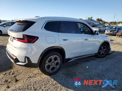 Trzecie zdjęcie samochodu z tyłu: 2023 BMW X1 XDRIVE28I VIN:WBX73EF03P5X06972 - miniatura