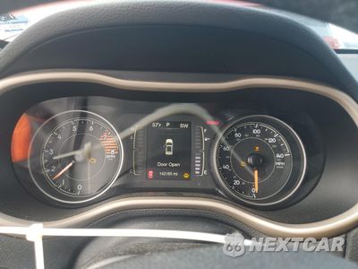 Zdjęcie 9 z 13 samochodu: 2017 JEEP CHEROKEE SPORT VIN:1C4PJLAS7HW662468 - miniatura