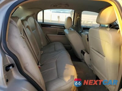 Zdjęcie 10 z 12 samochodu: 2010 LINCOLN TOWN CAR SIGNATURE LIMITED VIN:2LNBL8CV6AX623823 - miniatura