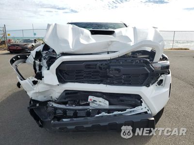 Piąte zdjęcie samochodu w środku: 2025 TOYOTA TACOMA DOUBLE CAB VIN:3TYLB5JN4ST091406 - miniatura