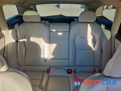 Zdjęcie 10 z 12 samochodu: 2018 VOLVO XC60 T5 VIN:LYV102RK4JB069959 - miniatura