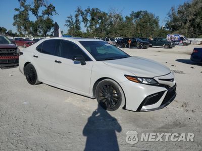 Czwarte zdjęcie samochodu z boku: 2022 TOYOTA CAMRY XSE VIN:4T1K31AK9NU590233 - miniatura