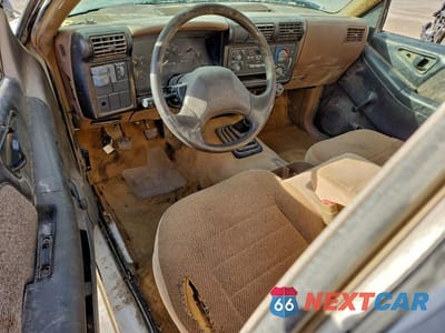 Zdjęcie 8 z 13 samochodu: 1994 CHEVROLET S TRUCK S10 VIN:1GCCS144XR8194920 - miniatura