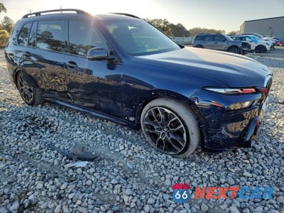 Czwarte zdjęcie samochodu z boku: 2025 BMW X7 XDRIVE40I VIN:5UX23EM04S9Y07738 - miniatura