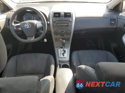 Zdjęcie 8 z 12 samochodu: 2011 TOYOTA COROLLA BASE VIN:2T1BU4EE2BC574651 - miniatura