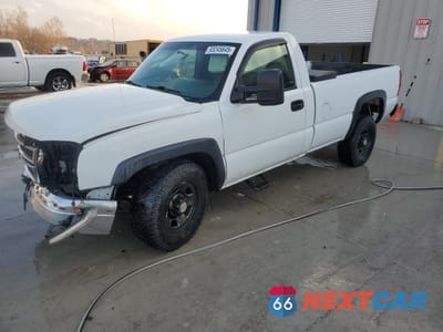 2003 CHEVROLET SILVERADO C2500 HEAVY DUTY 1GCHC24U93E288109 - główne zdjęcie licytacji z USA - miniatura