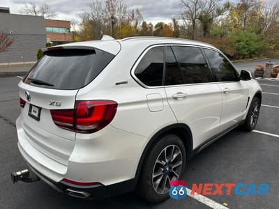 Trzecie zdjęcie samochodu z tyłu: 2018 BMW X5 XDR40E VIN:5UXKT0C59J0W00863 - miniatura