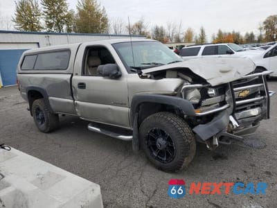 Czwarte zdjęcie samochodu z boku: 2001 CHEVROLET SILVERADO K2500 HEAVY DUTY VIN:1GCHK24G61E237824 - miniatura