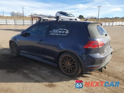 Drugie zdjęcie samochodu z przodu: 2015 VOLKSWAGEN GTI VIN:3VWYT7AUXFM050718 - miniatura