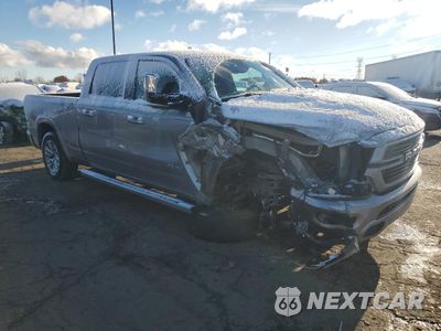 Czwarte zdjęcie samochodu z boku: 2020 RAM 1500 LARAMIE VIN:1C6SRFRT9LN290493 - miniatura