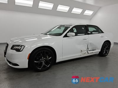 2023 CHRYSLER 300 S 2C3CCABGXPH637038 - główne zdjęcie licytacji z USA - miniatura