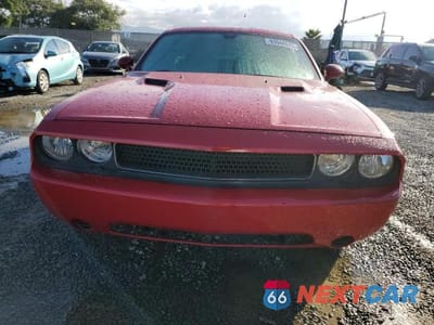 Piąte zdjęcie samochodu w środku: 2013 DODGE CHALLENGER SXT VIN:2C3CDYAGXDH662895 - miniatura