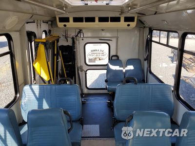 Zdjęcie 6 z 10 samochodu: 2013 FORD ECONOLINE E350 SUPER DUTY CUTAWAY VAN VIN:1FDEE3FS2DDA02750 - miniatura