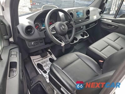 Zdjęcie 8 z 12 samochodu: 2023 MERCEDES BENZ SPRINTER 4500 2.0L 4C TDSL EXT CHASSIS CAB VIN:W1X9N33Y4PN264363 - miniatura
