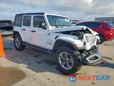 Czwarte zdjęcie samochodu z boku: 2020 JEEP WRANGLER UNLIMITED SAHARA VIN:1C4HJXEN9LW325213 - miniatura