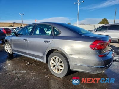 Drugie zdjęcie samochodu z przodu: 2018 VOLKSWAGEN PASSAT S VIN:1VWAA7A37JC017166 - miniatura