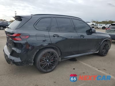 Trzecie zdjęcie samochodu z tyłu: 2025 BMW X5 M COMPETITION VIN:5YM13ET02S9Y75736 - miniatura