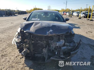Piąte zdjęcie samochodu w środku: 2016 CHRYSLER 200 LIMITED VIN:1C3CCCAB0GN100025 - miniatura