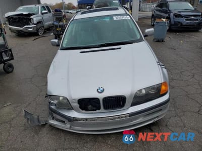 Piąte zdjęcie samochodu w środku: 2000 BMW 323 I VIN:WBAAM3343YCB22208 - miniatura