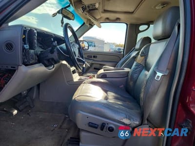 Zdjęcie 7 z 12 samochodu: 2004 CHEVROLET SUBURBAN K1500 VIN:3GNFK16Z74G118555 - miniatura